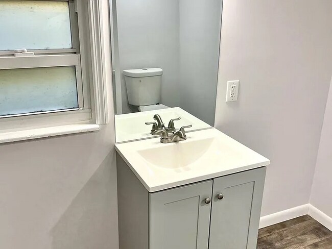 3355 SW 23rd Terrace in Miami, FL - Foto de edificio - Building Photo