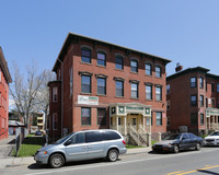 670-676 Broad St in Hartford, CT - Foto de edificio - Building Photo