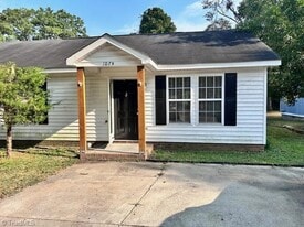 107 W McIver St, Unit B in Zebulon, NC - Building Photo