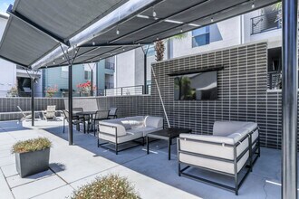 Tesoro Apartments in Manteca, CA - Foto de edificio - Building Photo