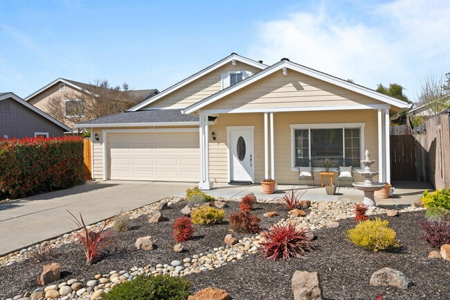 111 Philip Dr in Healdsburg, CA - Building Photo - Building Photo