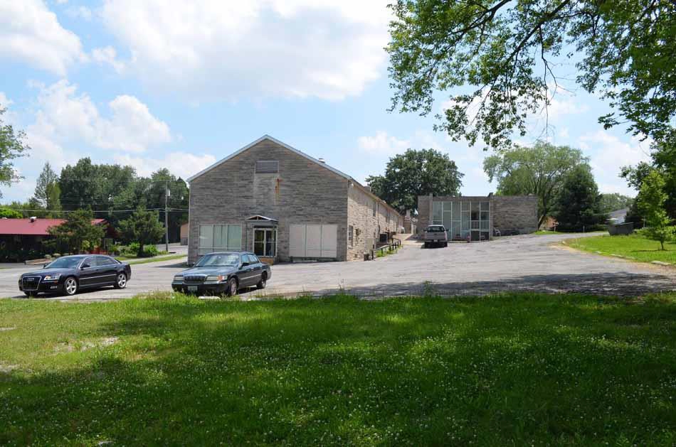 BonLuke Apartments in Eldorado, IL - Building Photo