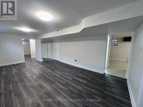 29 Alanbury Crescent in Toronto, ON - Building Photo - Building Photo