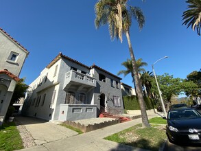 425 N Curson Ave in Los Angeles, CA - Building Photo - Building Photo