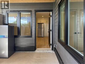 901 Jackson Crescent in New Westminster, BC - Building Photo