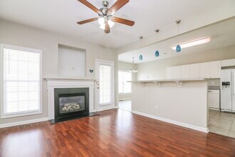 3816 Pin Oak Rd in Raleigh, NC - Foto de edificio - Building Photo