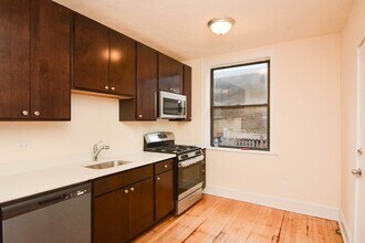 2332.5 N Spaulding Ave in Chicago, IL - Building Photo - Building Photo