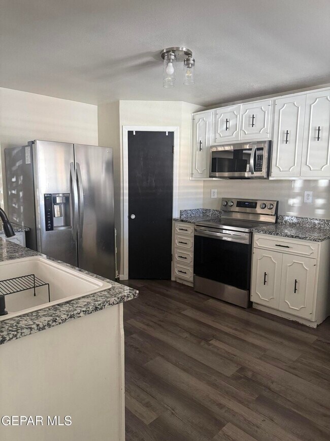 3437 Kirkwall St in El Paso, TX - Building Photo - Building Photo