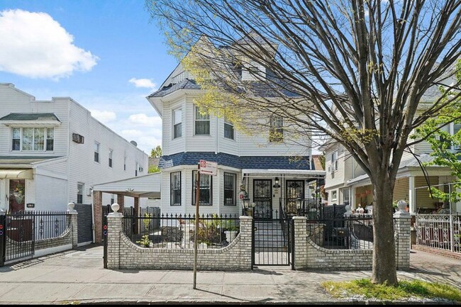 1172 E 37th St, Unit Apt # 2