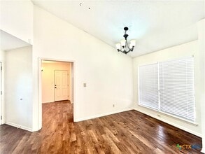 127 Cabana Dr in Victoria, TX - Building Photo - Building Photo