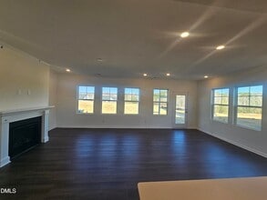 945 Glowing Star Ln in Angier, NC - Foto de edificio - Building Photo