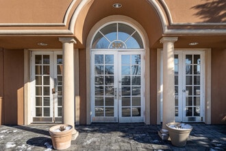 320 Post Ave in Westbury, NY - Building Photo - Building Photo