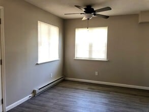 40-42 E Fir St in New London, OH - Building Photo - Building Photo