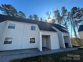 9156 Black Heath Cir in Charlotte, NC - Building Photo - Building Photo
