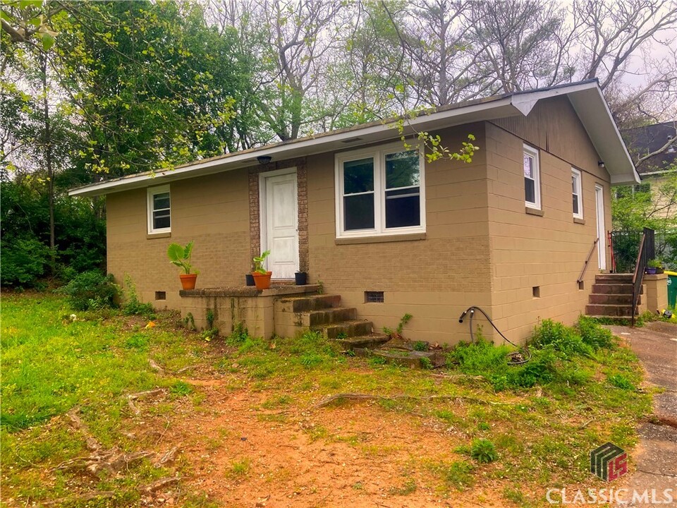 290 Baker St in Athens, GA - Building Photo