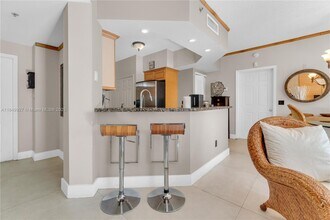 3235 NE 184th St, Unit # 11103 in North Miami Beach, FL - Building Photo - Building Photo