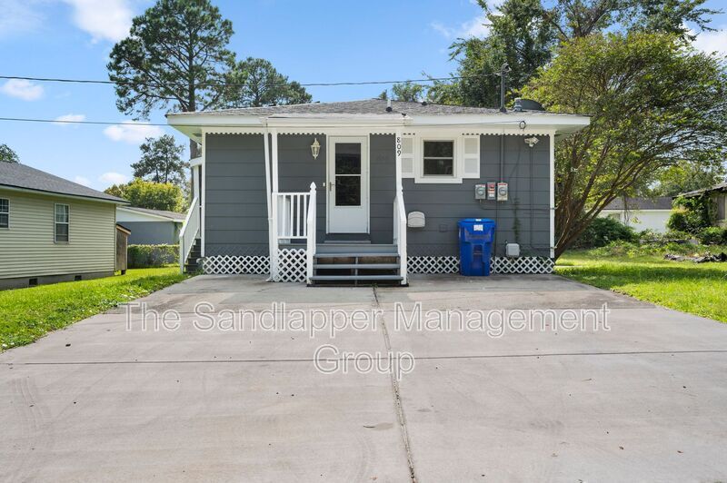 809 Chickadee Ave in Charleston, SC - Building Photo