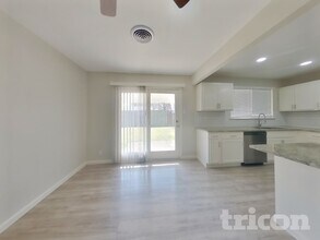 1928 Canterbury St, Unit 105 in Irving, TX - Building Photo - Building Photo