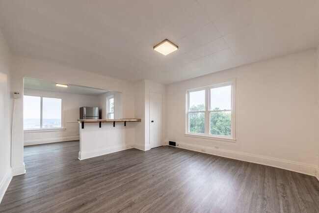 965 Industry St in Pittsburgh, PA - Building Photo - Building Photo