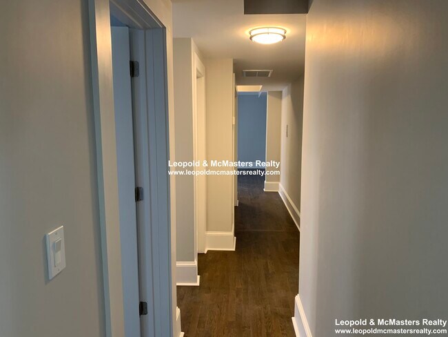 130 Longwood Ave, Unit longwood ave 1 in Brookline, MA - Foto de edificio - Building Photo