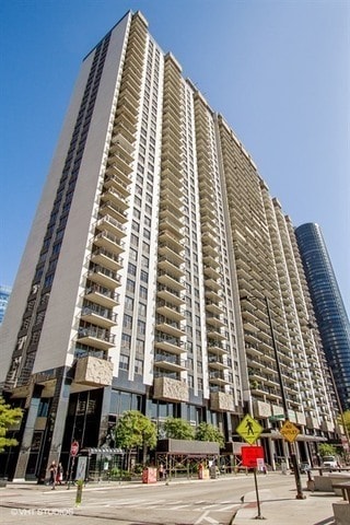 property at 400 E Randolph St