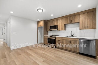4658 N Maple Grove Rd in Boise, ID - Building Photo - Building Photo