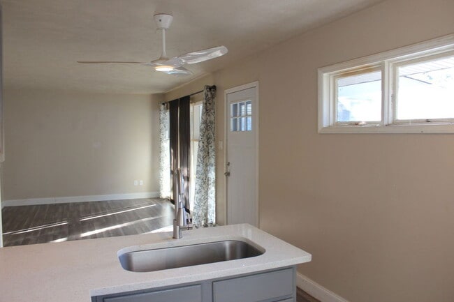 753 Jefferson Rd in Pittsburgh, PA - Building Photo - Building Photo