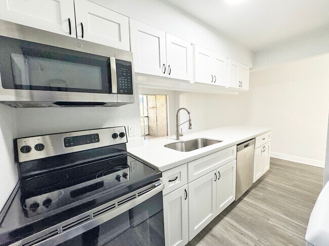 property at 4501 Treehouse Ln