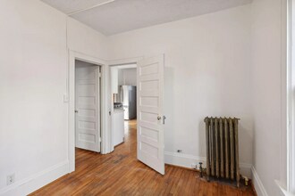 104 W 27th St, Unit 1 in Minneapolis, MN - Building Photo - Building Photo