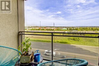 1235 Bayly St in Pickering, ON - Building Photo - Building Photo