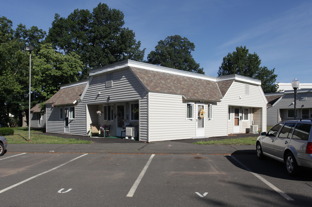 Dicaprio-Forgione Terrace in Southington, CT - Building Photo