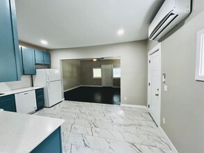 1521 NW 22nd St-Unit -1523 in Oklahoma City, OK - Building Photo - Building Photo