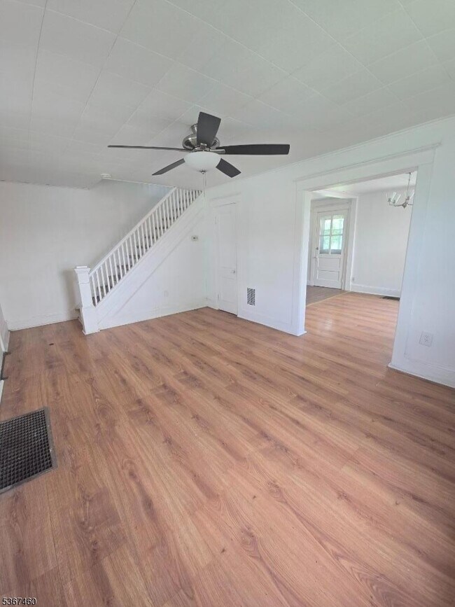 325 Irwin St in Phillipsburg, NJ - Building Photo - Building Photo