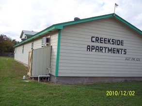 Creekside Apartments in Freeport, TX - Building Photo - Building Photo