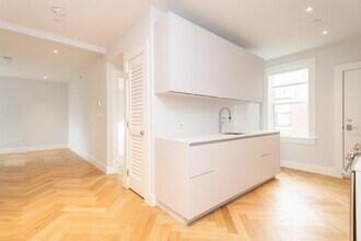 19 A Forest St in Cambridge, MA - Building Photo - Building Photo