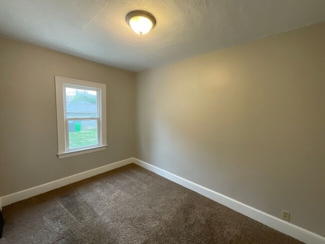 19824 Pasnow Ave in Euclid, OH - Building Photo - Building Photo