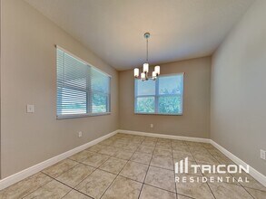 10636 Laguna Plains Dr in Riverview, FL - Foto de edificio - Building Photo