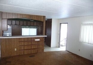 1122 NW Stannium Rd in Bend, OR - Building Photo - Building Photo