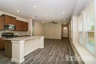 1569 Palo Verde Wy in Leander, TX - Foto de edificio - Building Photo