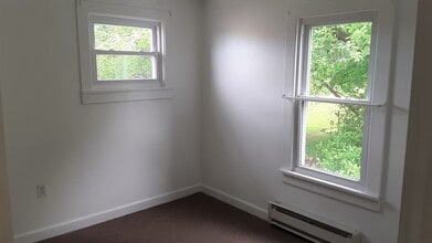 821 Keystone Ave, Unit #3 in Cresson, PA - Foto de edificio - Building Photo