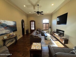 330 Dunvegan Ct in Lafayette, LA - Building Photo - Building Photo