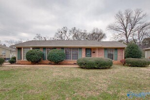 814 Cleermont Dr SE in Huntsville, AL - Building Photo