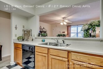 1515 Paul Bryant Dr in Tuscaloosa, AL - Building Photo - Building Photo