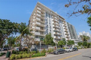 245 18th St, Unit 904 in Miami Beach, FL - Building Photo