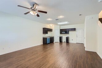 1320 Lakecrest Ln in Lewisville, TX - Building Photo - Building Photo