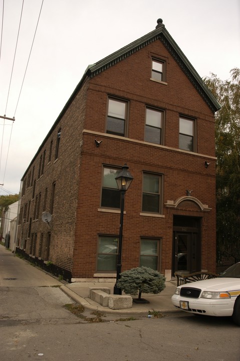 942 W 34th St in Chicago, IL - Building Photo