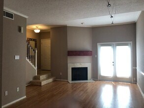 7350 Kirby Dr in Houston, TX - Building Photo - Building Photo