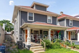 524 1/2 E Raymond St in Indianapolis, IN - Building Photo