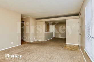 10201 Pannell Dr in St. Louis, MO - Foto de edificio - Building Photo