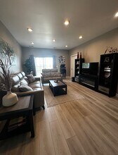 1315 W Lake St, Unit 303 in Addison, IL - Building Photo - Building Photo